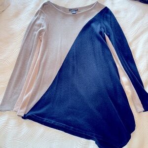 Chelsea & Theodore size S sweater